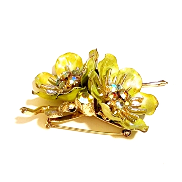 Vintage Coro (signed) Enamel Flower Brooch Pin - Picture 5 of 6